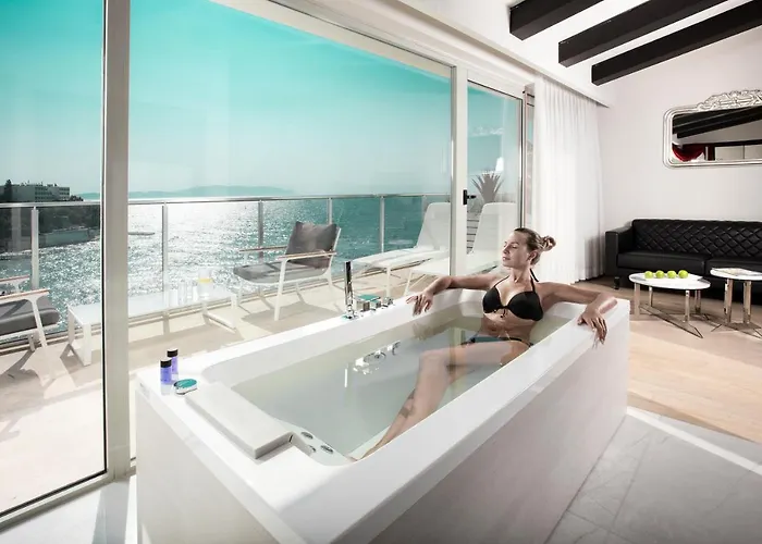 Honeymoon Suite