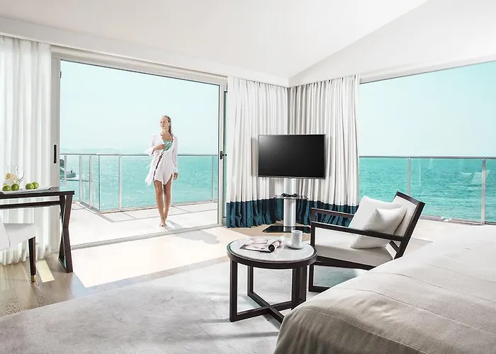 Corner Suite